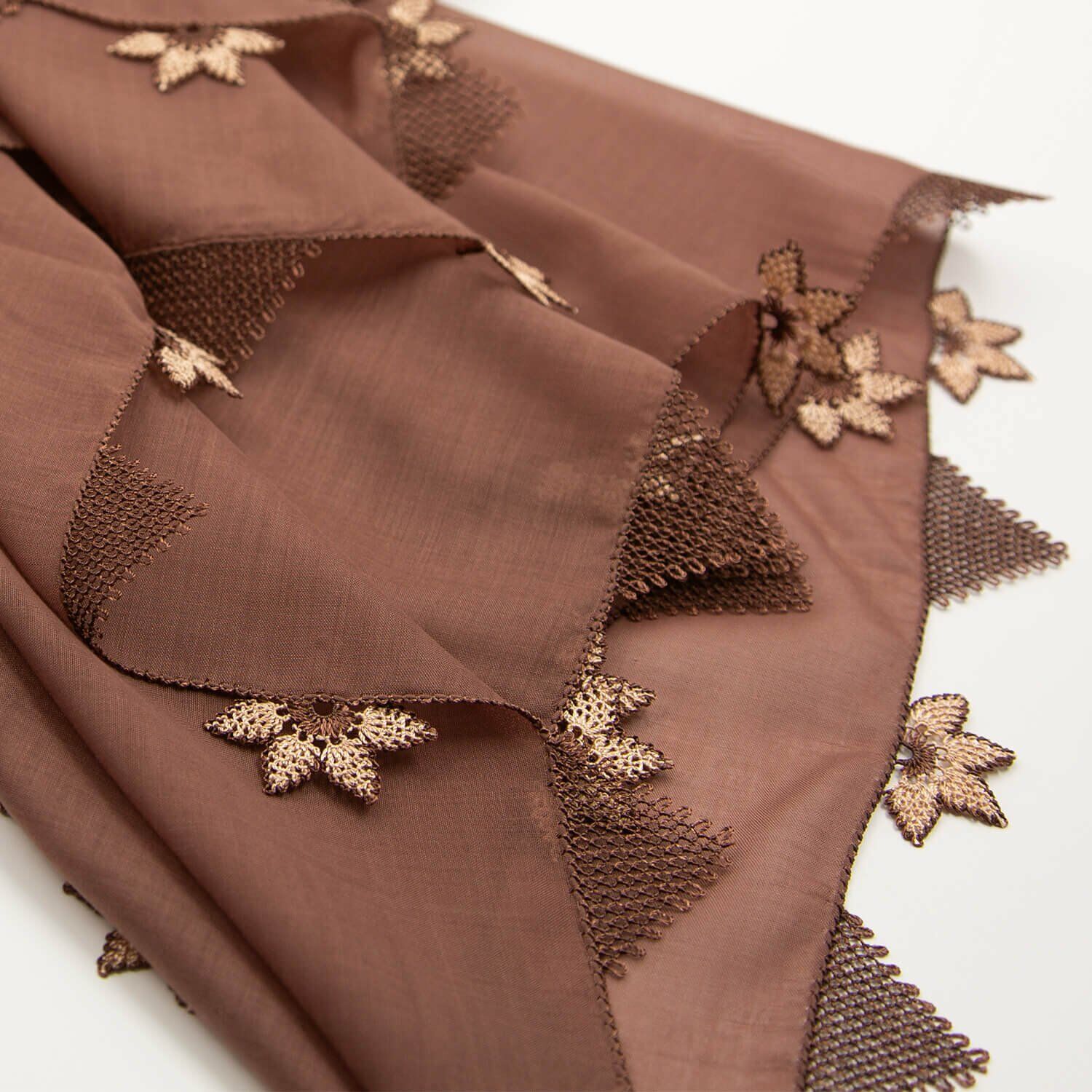 KAHVERENGİ İĞNE OYALI YEMENİ