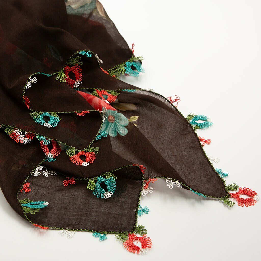 KAHVERENGİ GÜLLÜ İĞNE OYALI YEMENİ