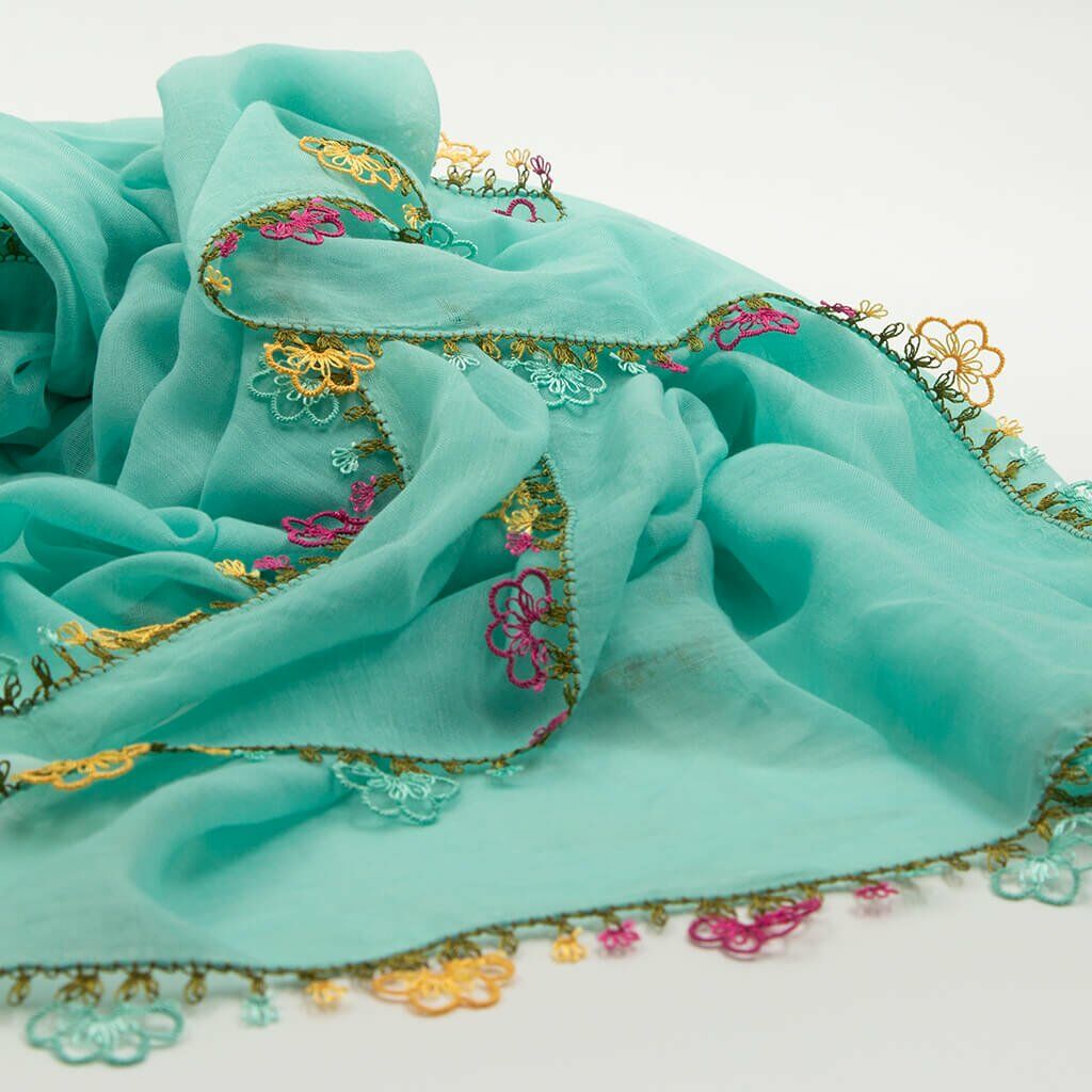 SU YEŞİLİ RENKLİ ÇİÇEKLİ İĞNE OYALI YEMENİ